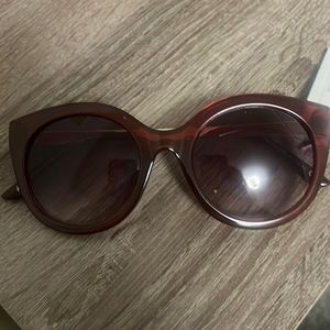 Burgundy oversized H&M sunglasses